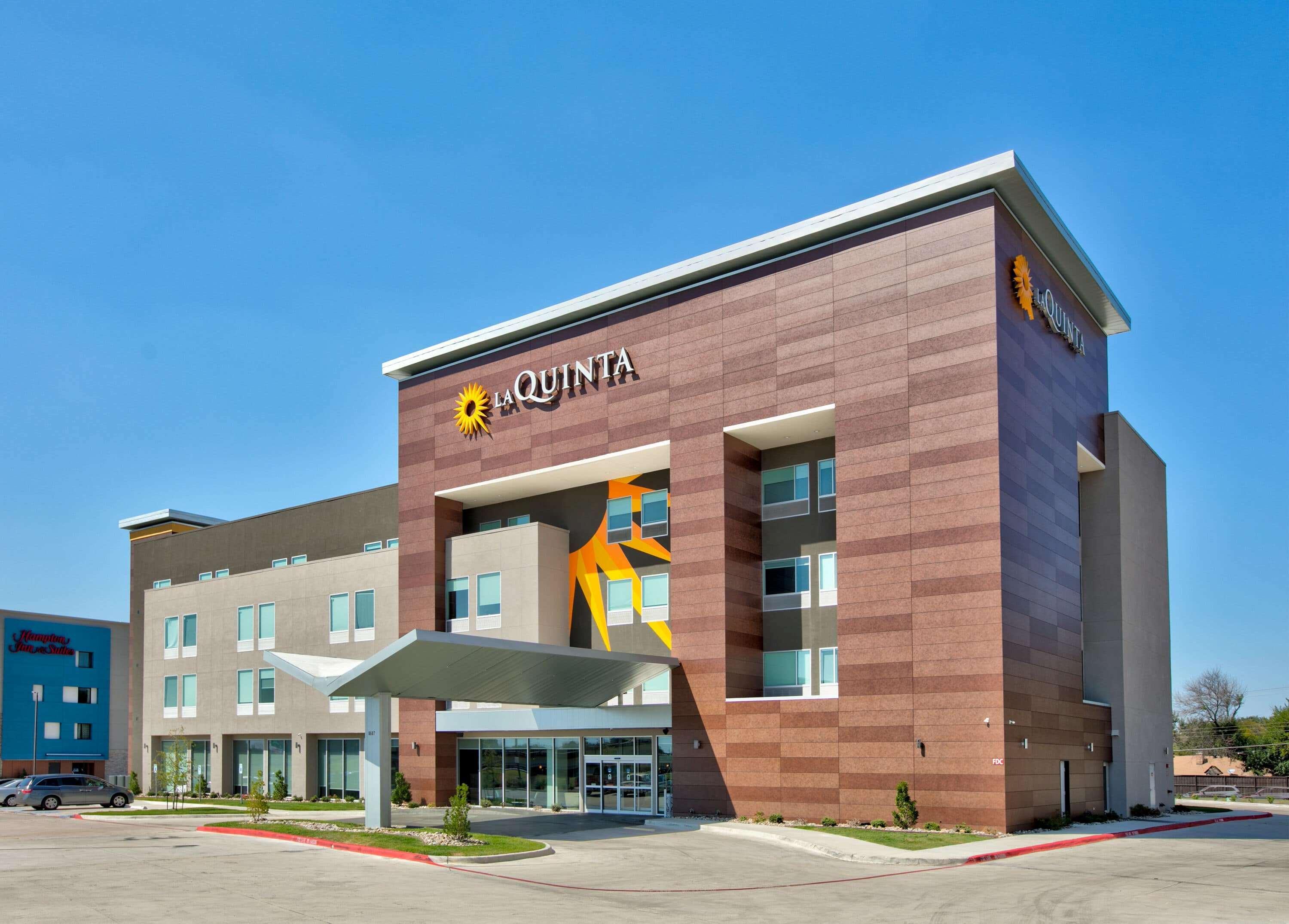 La Quinta Inn & Suites By Wyndham Dallas/Fairpark Eksteriør bilde